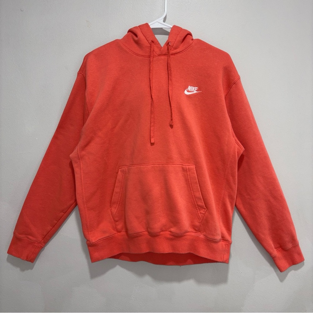 Nike Sportswear Club Fleece Hoodie Coral Pink Pullover Size M BV2654-814 Salmon